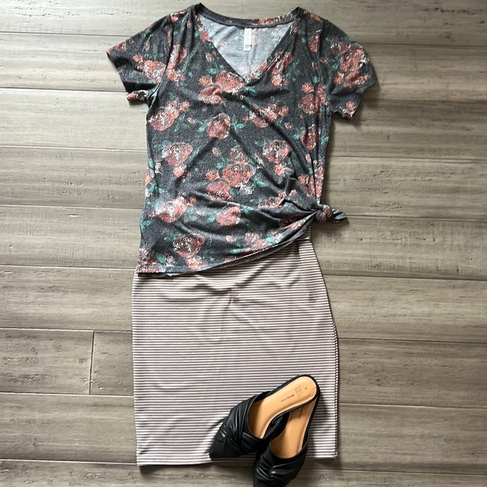 Christy Floral T-shirt - Picture 2 of 3